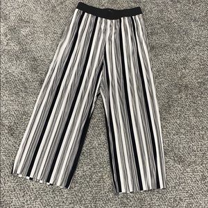 Striped flowy cropped pants